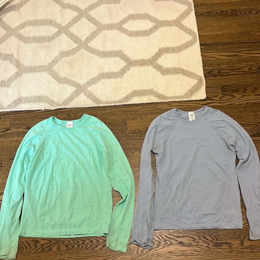 Athleta girl tops!